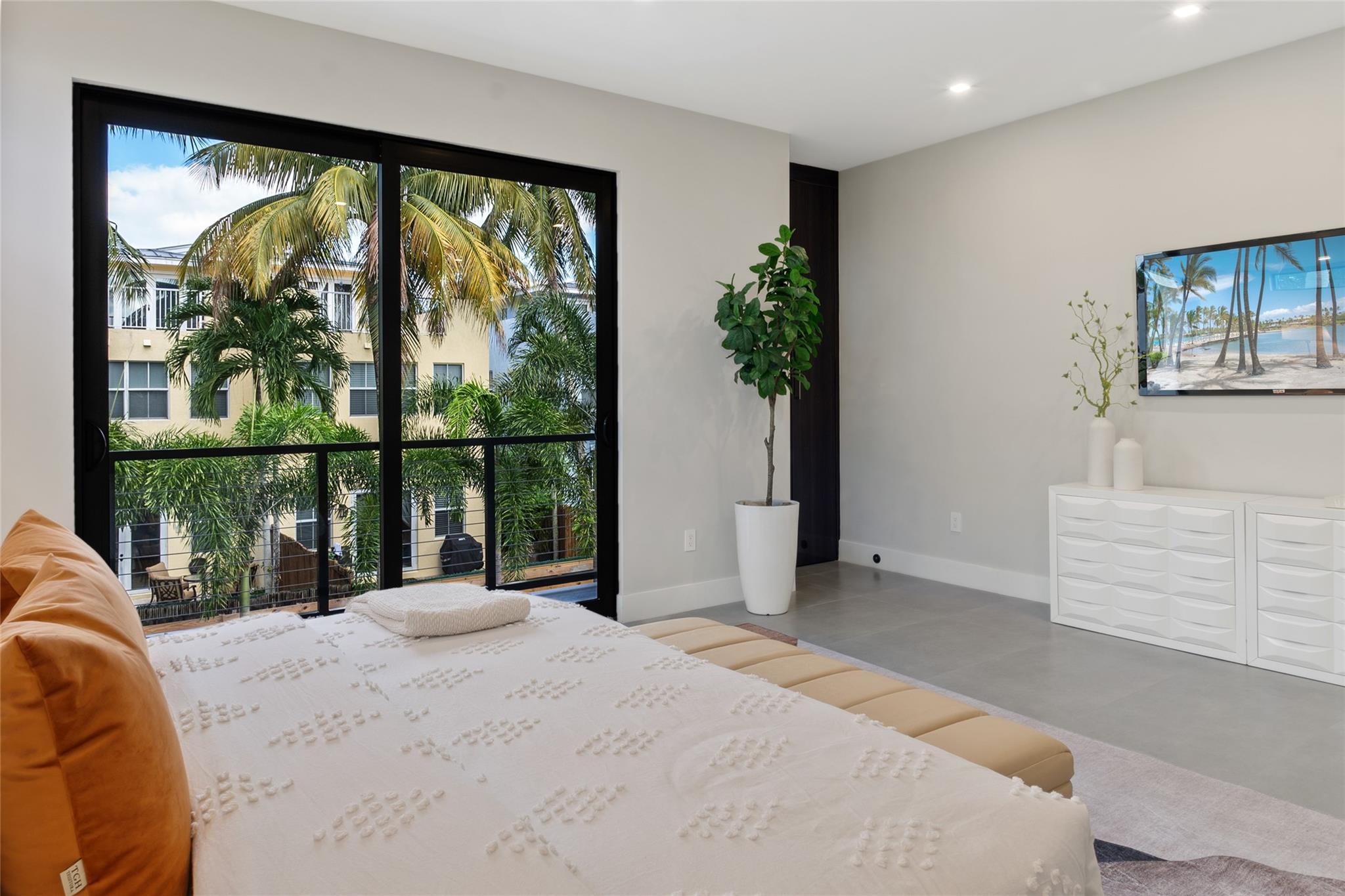 Tarpon River - Residential