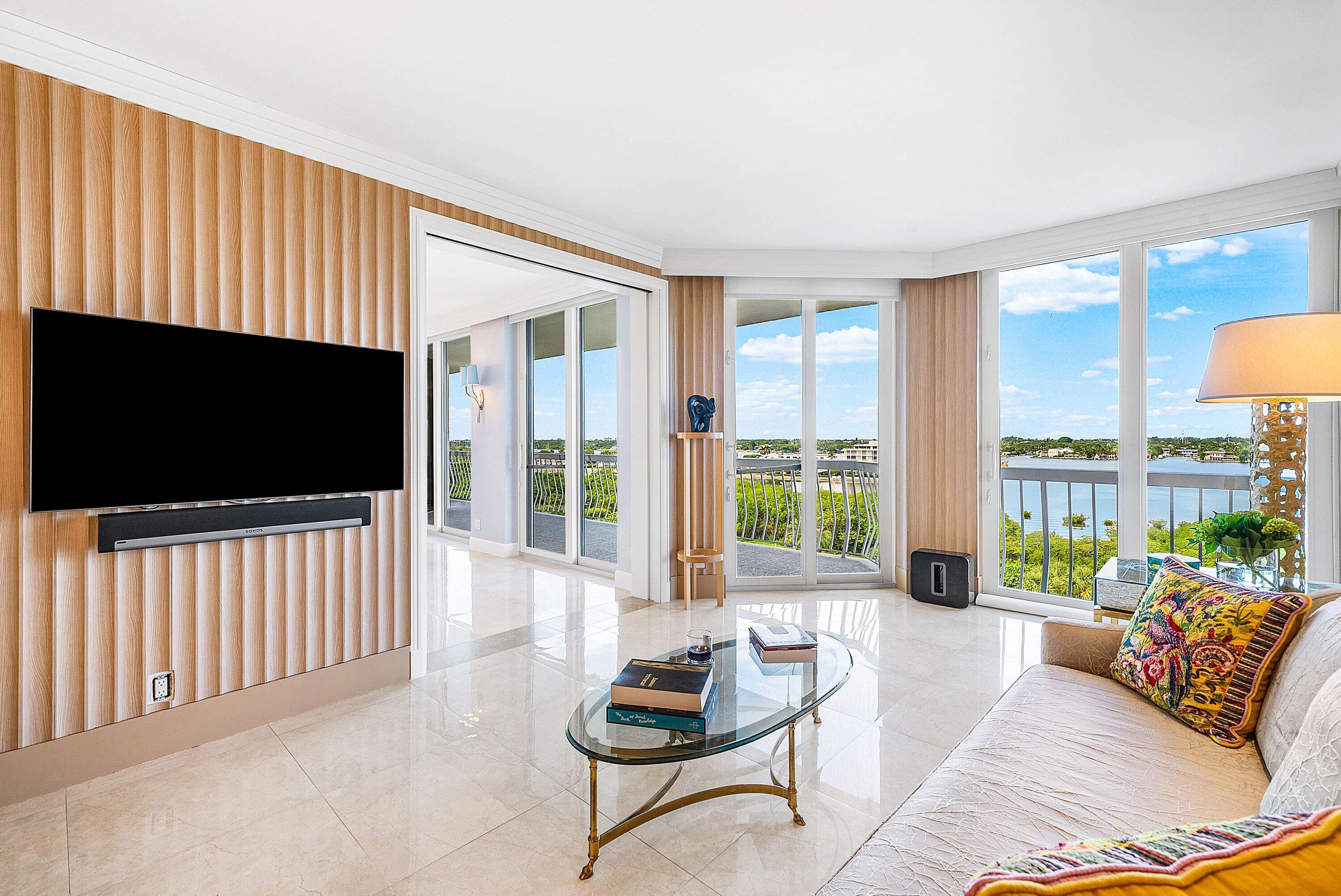 2100 COND AT SLOANS CURVE - Residential