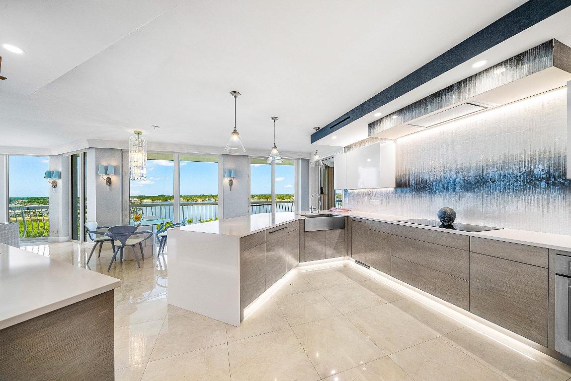 2100 COND AT SLOANS CURVE - Residential