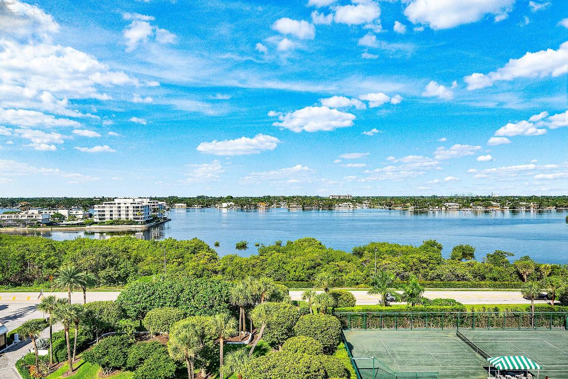 2100 COND AT SLOANS CURVE - Residential