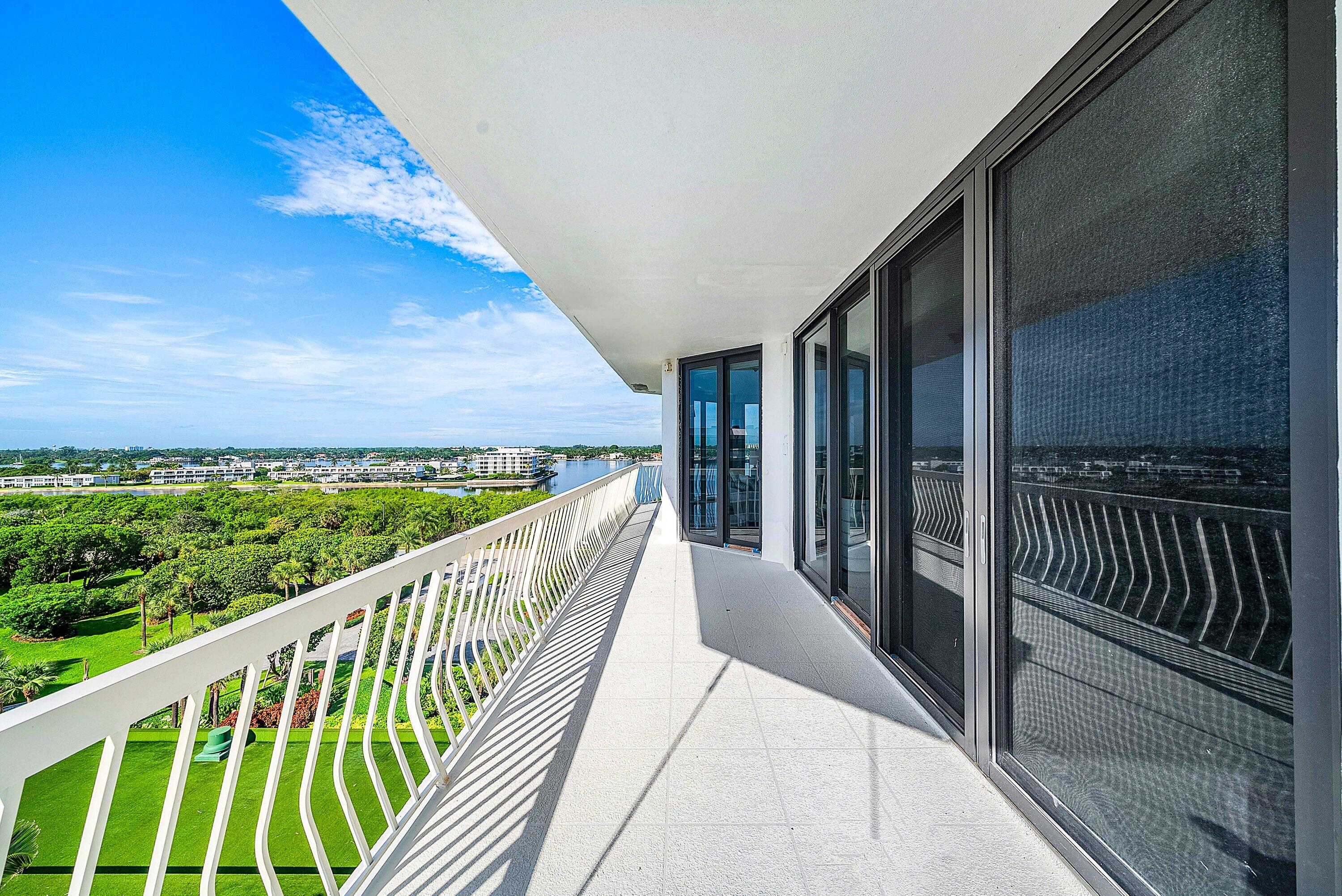 2100 COND AT SLOANS CURVE - Residential