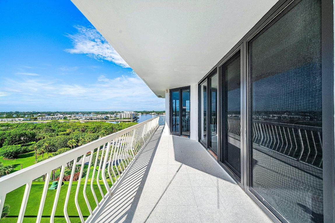 2100 COND AT SLOANS CURVE - Residential