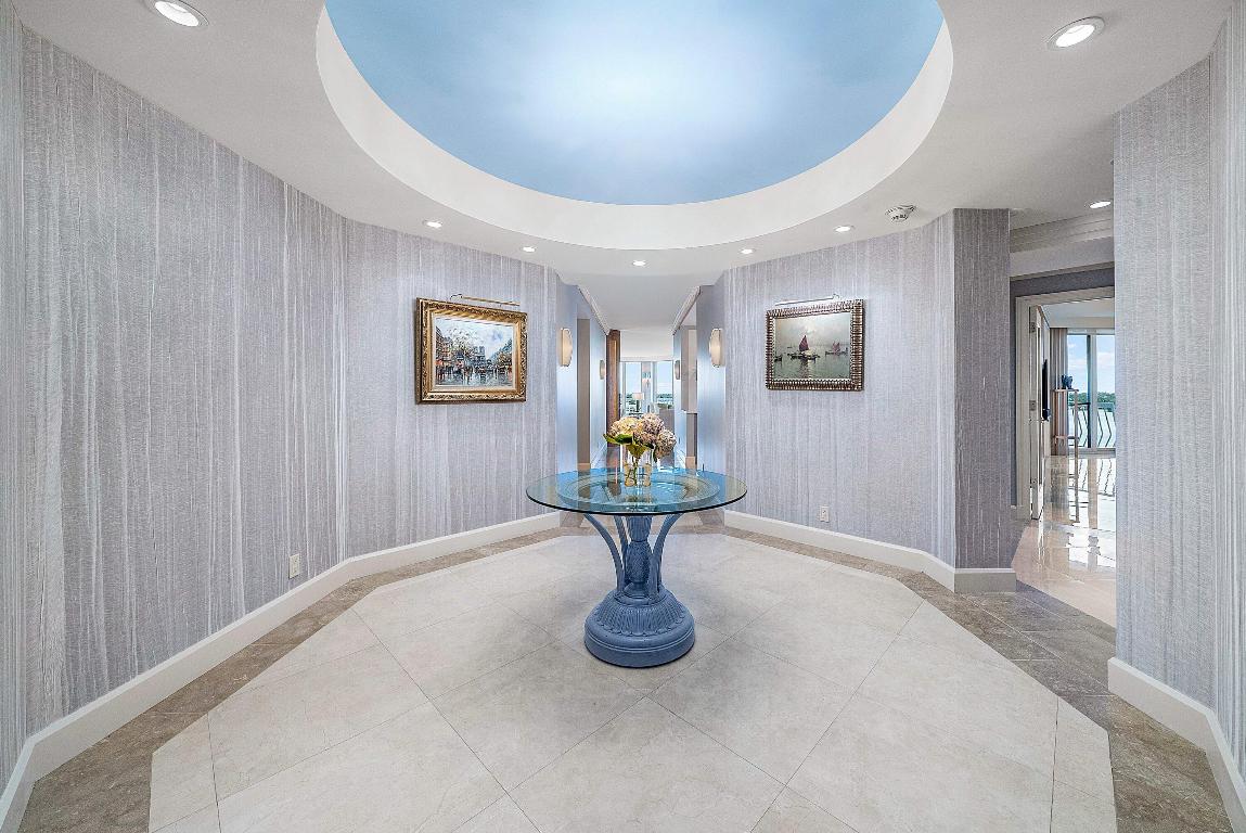 2100 COND AT SLOANS CURVE - Residential