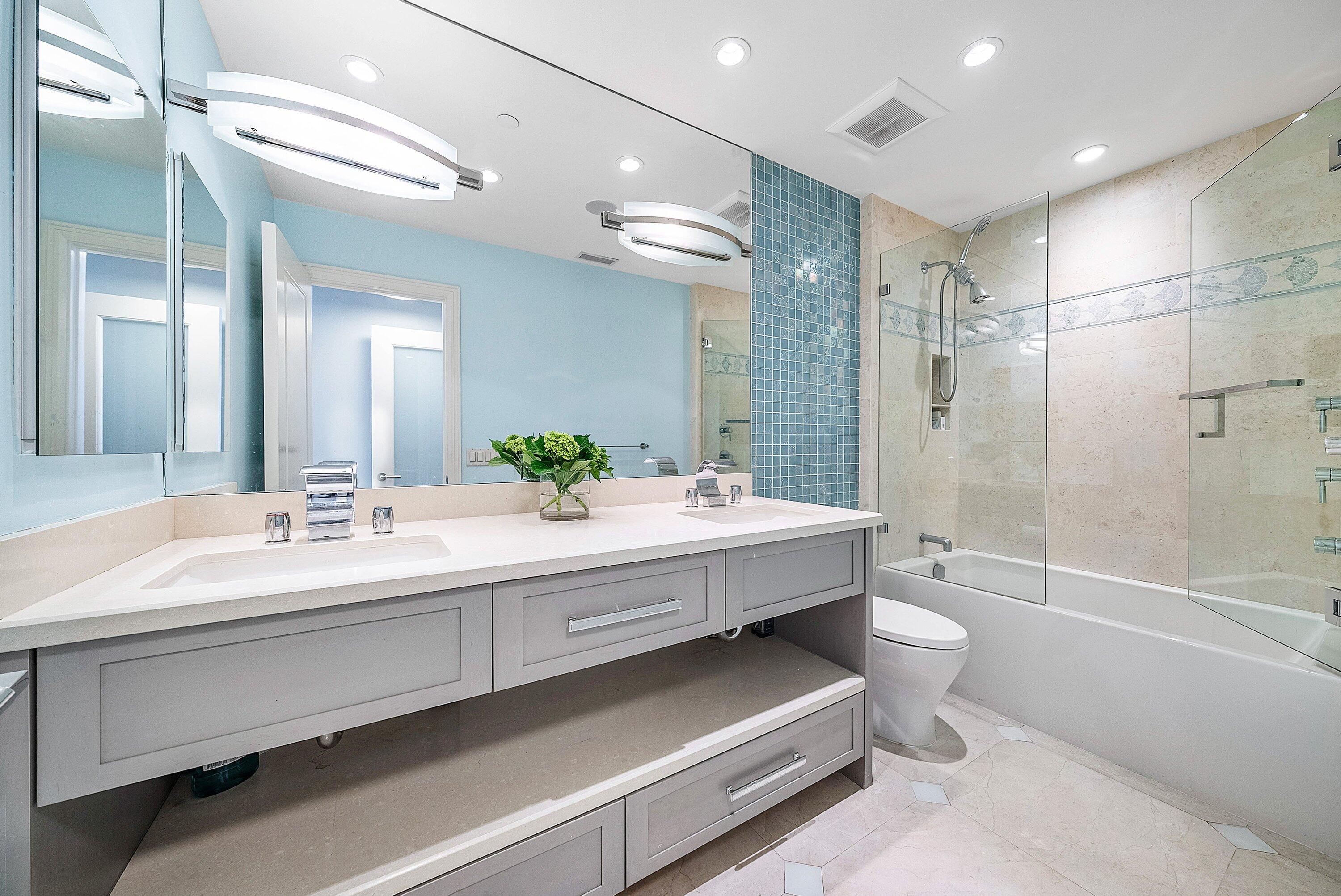 2100 COND AT SLOANS CURVE - Residential