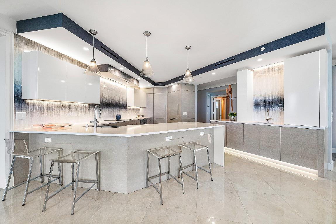 2100 COND AT SLOANS CURVE - Residential