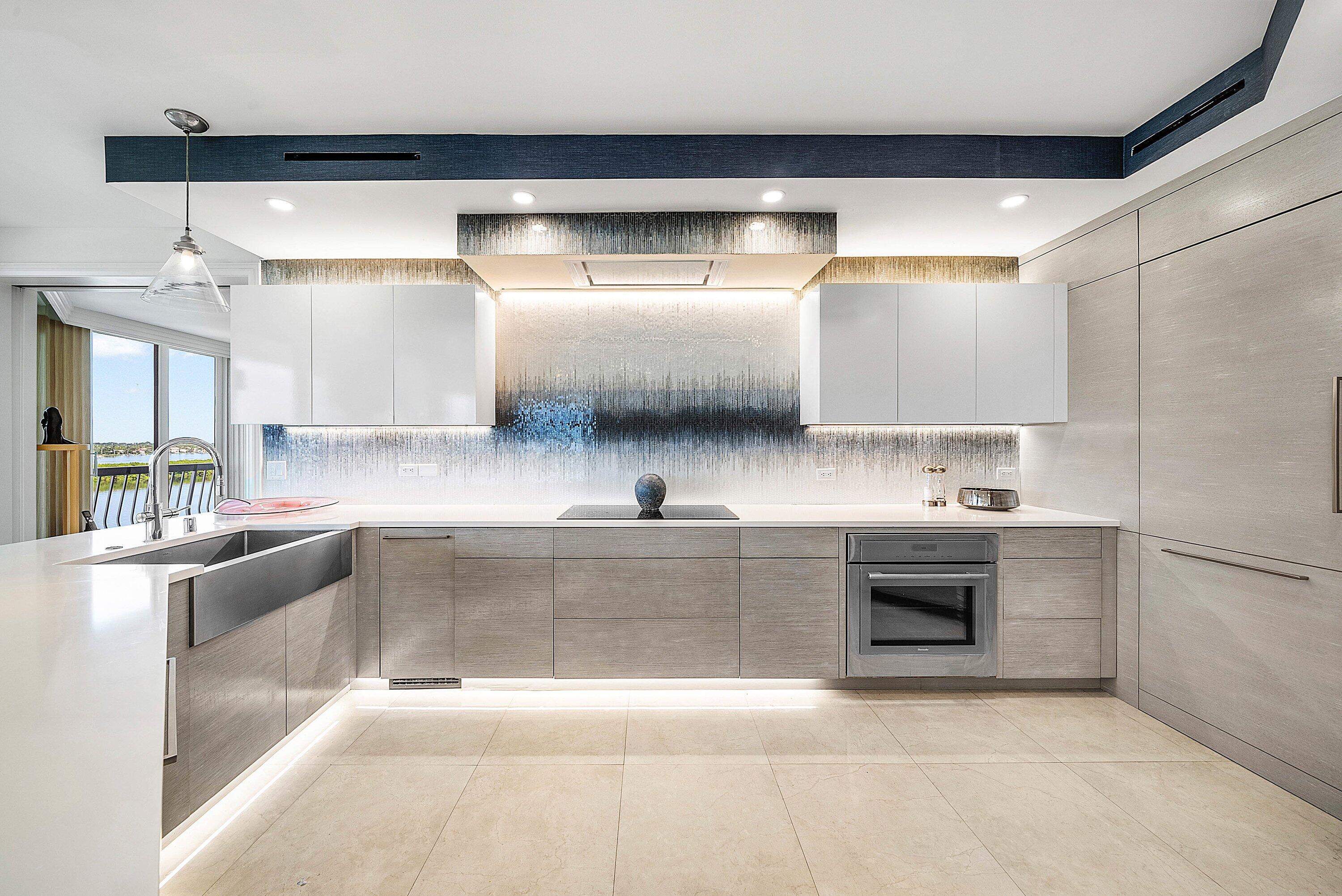 2100 COND AT SLOANS CURVE - Residential