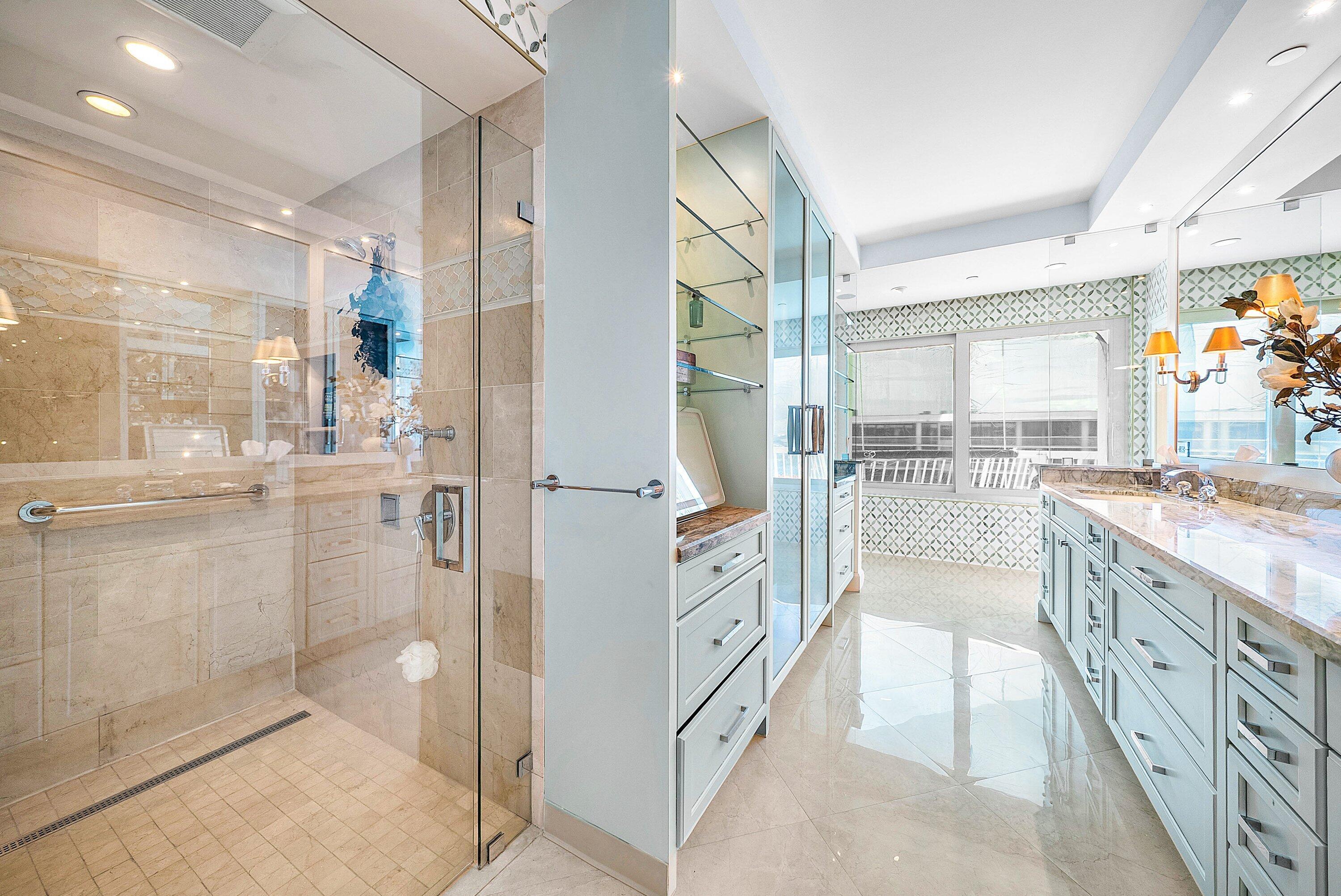 2100 COND AT SLOANS CURVE - Residential