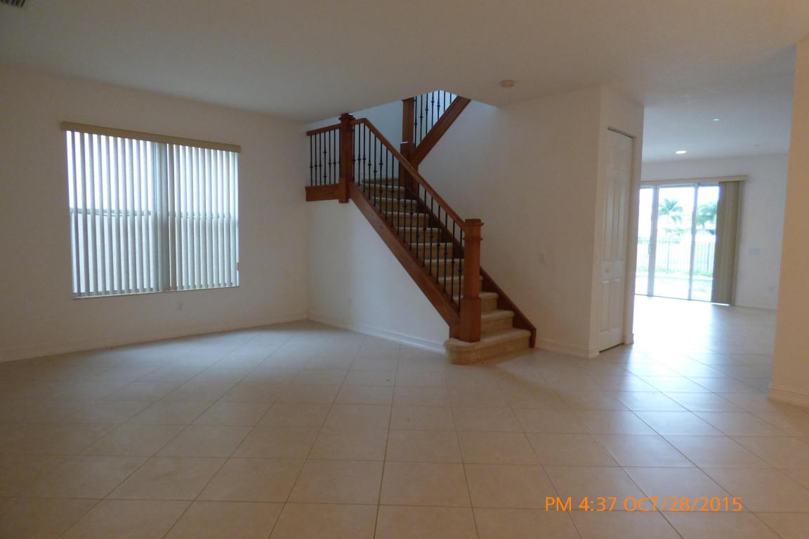 CANYON ISLES 1 - Residential Lease