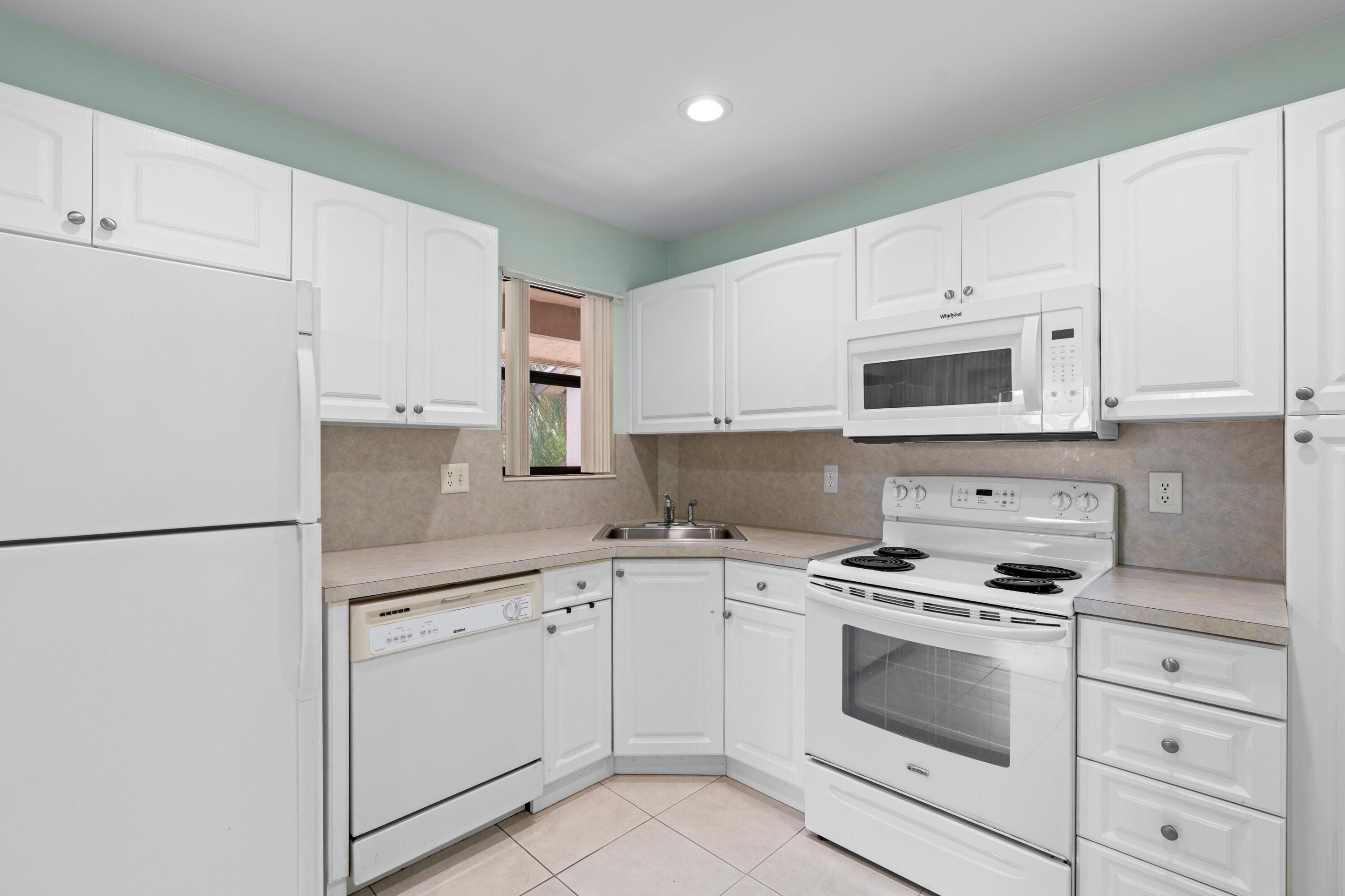 KARANDA VILLAGE V-B CONDO - Residential