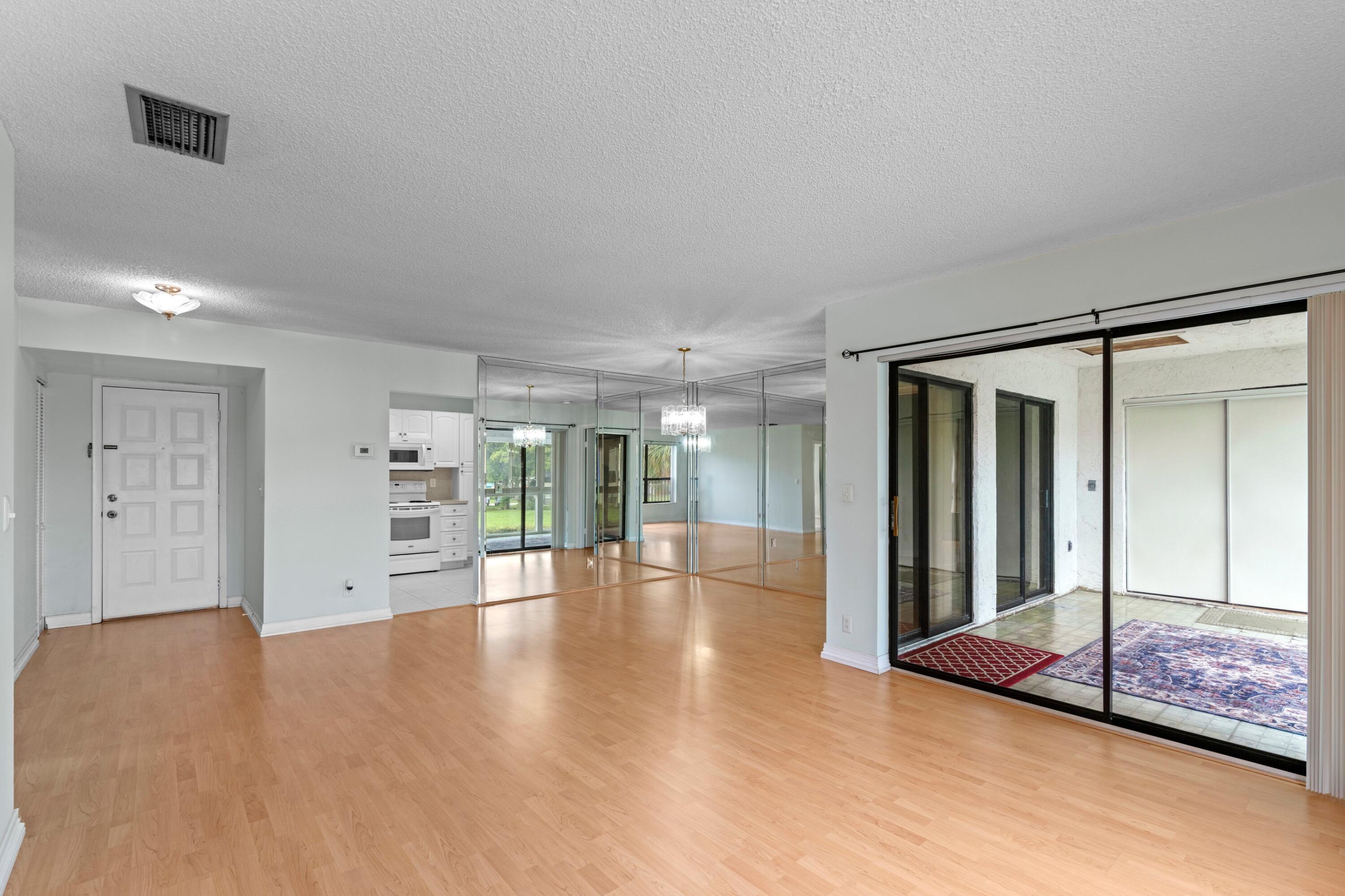 KARANDA VILLAGE V-B CONDO - Residential