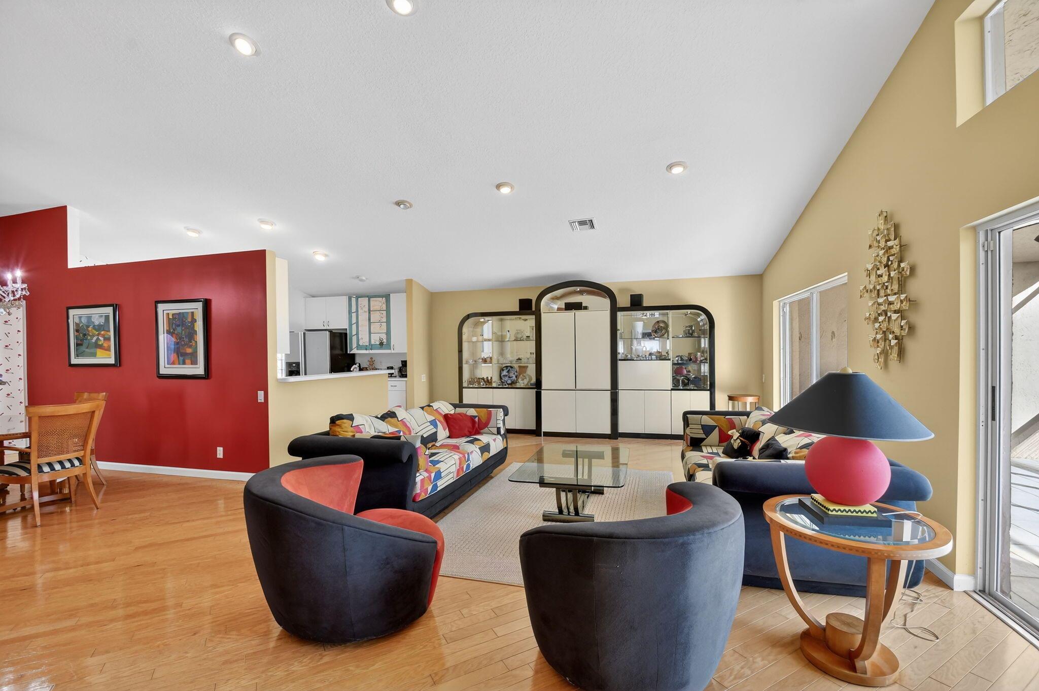 LAKERIDGE GREENS - Residential