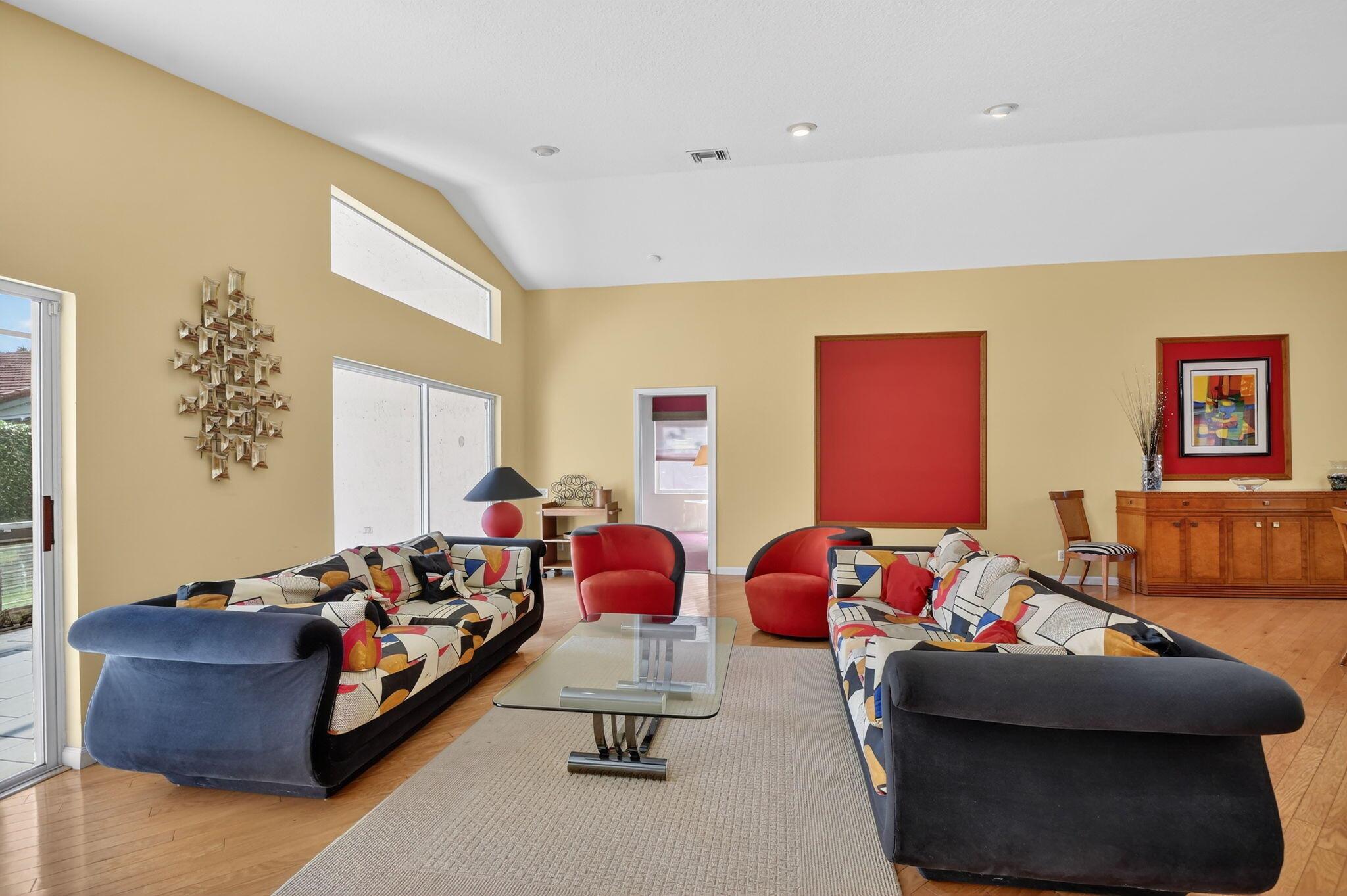 LAKERIDGE GREENS - Residential