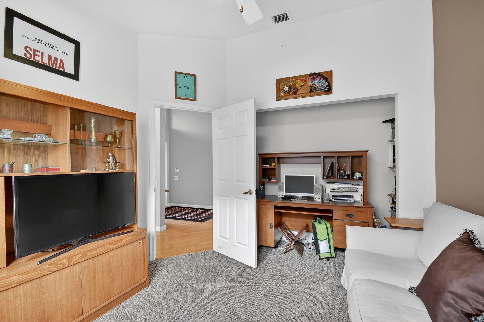 LAKERIDGE GREENS - Residential