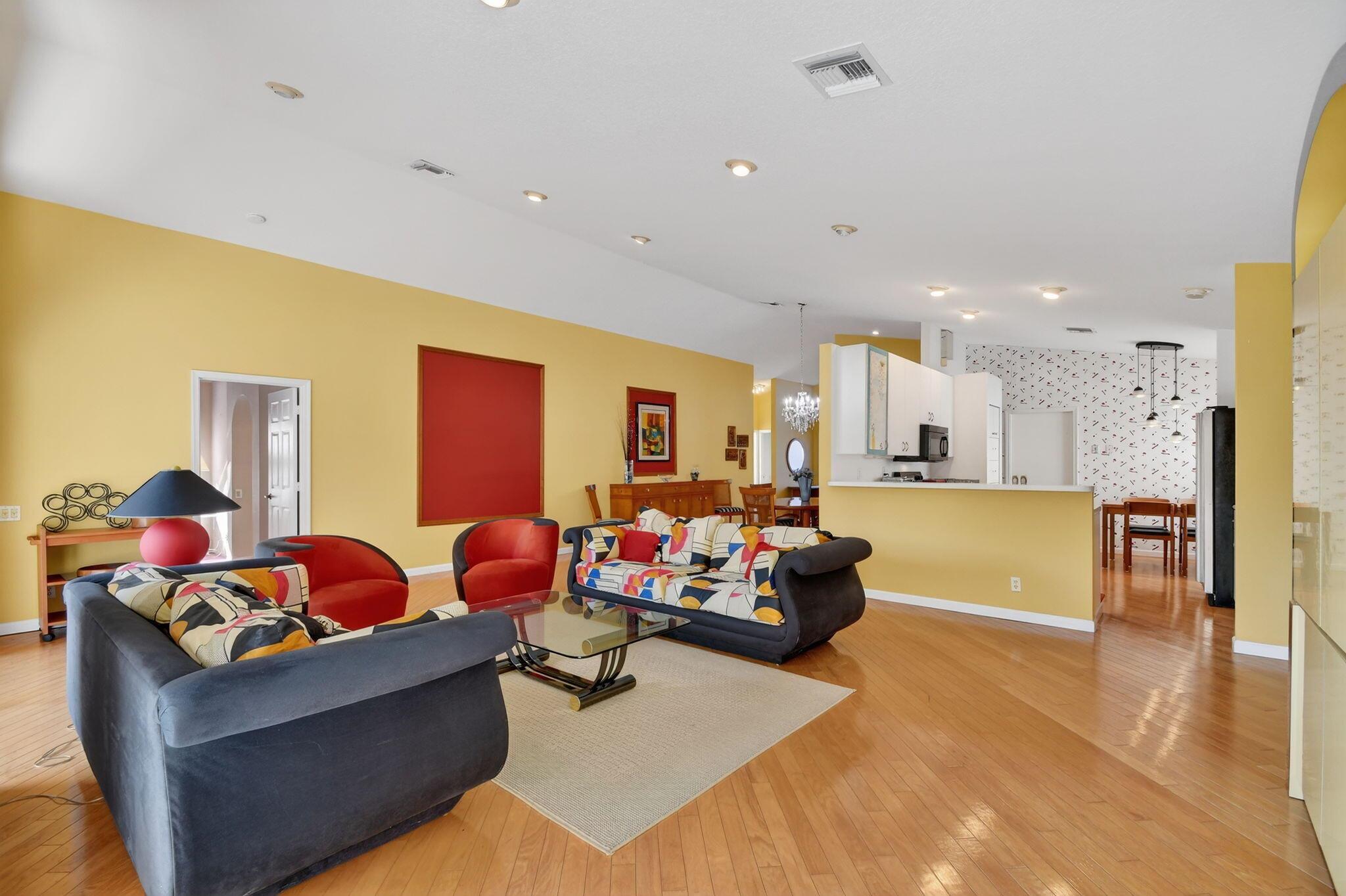 LAKERIDGE GREENS - Residential