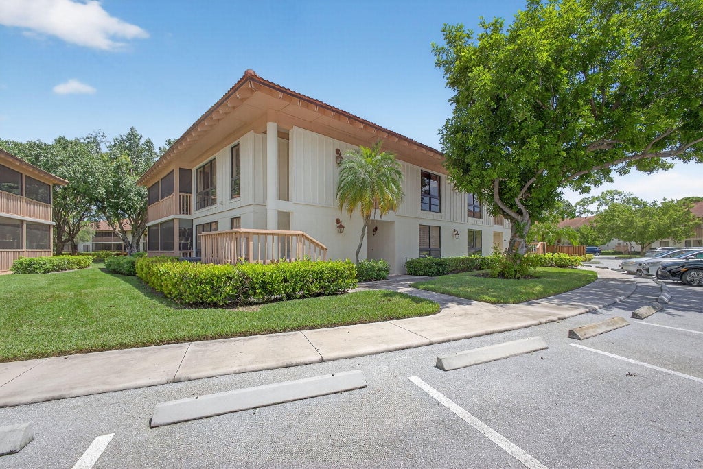 Photo of 311 Brackenwood Circle, Palm Beach Gardens, FL 33418 (MLS # R11119495)