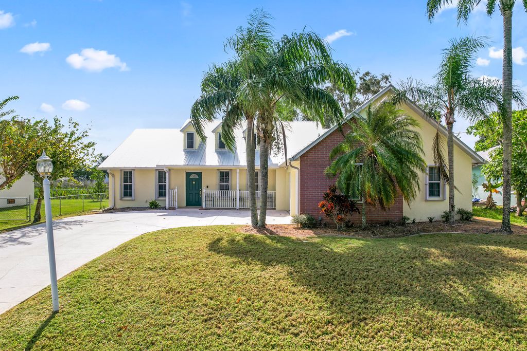 Photo of 4575 NW Gimlet Avenue, Port Saint Lucie, FL 34983 (MLS # R10932743)