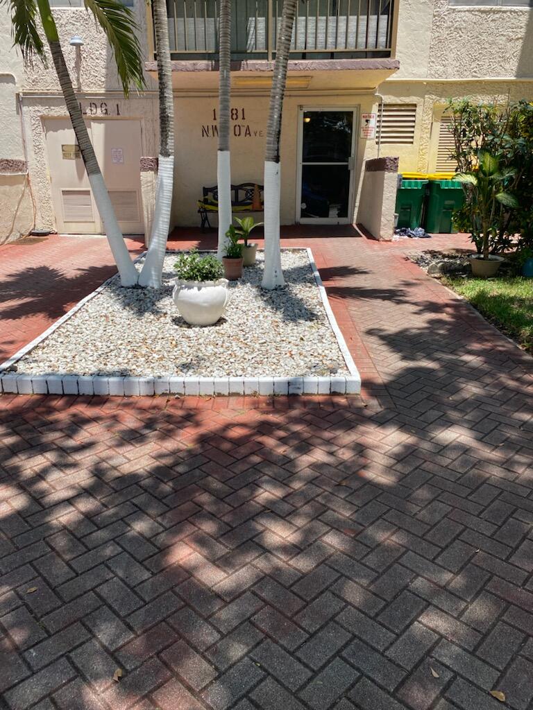 1681 NW 70th Avenue NW 111