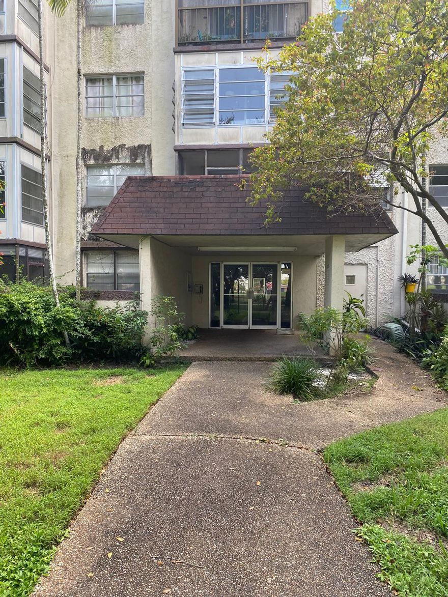 2 BED 2 BATH IN  OMEGO CONDO1 IN PLANTATION ,SECURITY,   TILE AND LAMINATE FLOORS,  OPEN GUEST PARKING, AND ASSIGNED PARKING FOR  OWNER OF THE CONDO, CLOSE TO HOUSE OF WORSHIP, MAJOR  HIHGWAYS ,QUIET NEIGHORHOOD, AND SHOPPING, CLOSE TO SCHOOLS ,  ALL AGE, ASSOCIATION ,no rental until after 2yrs.