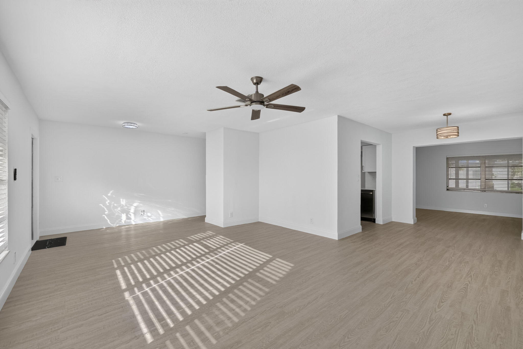 7422 NW 70TH Avenue