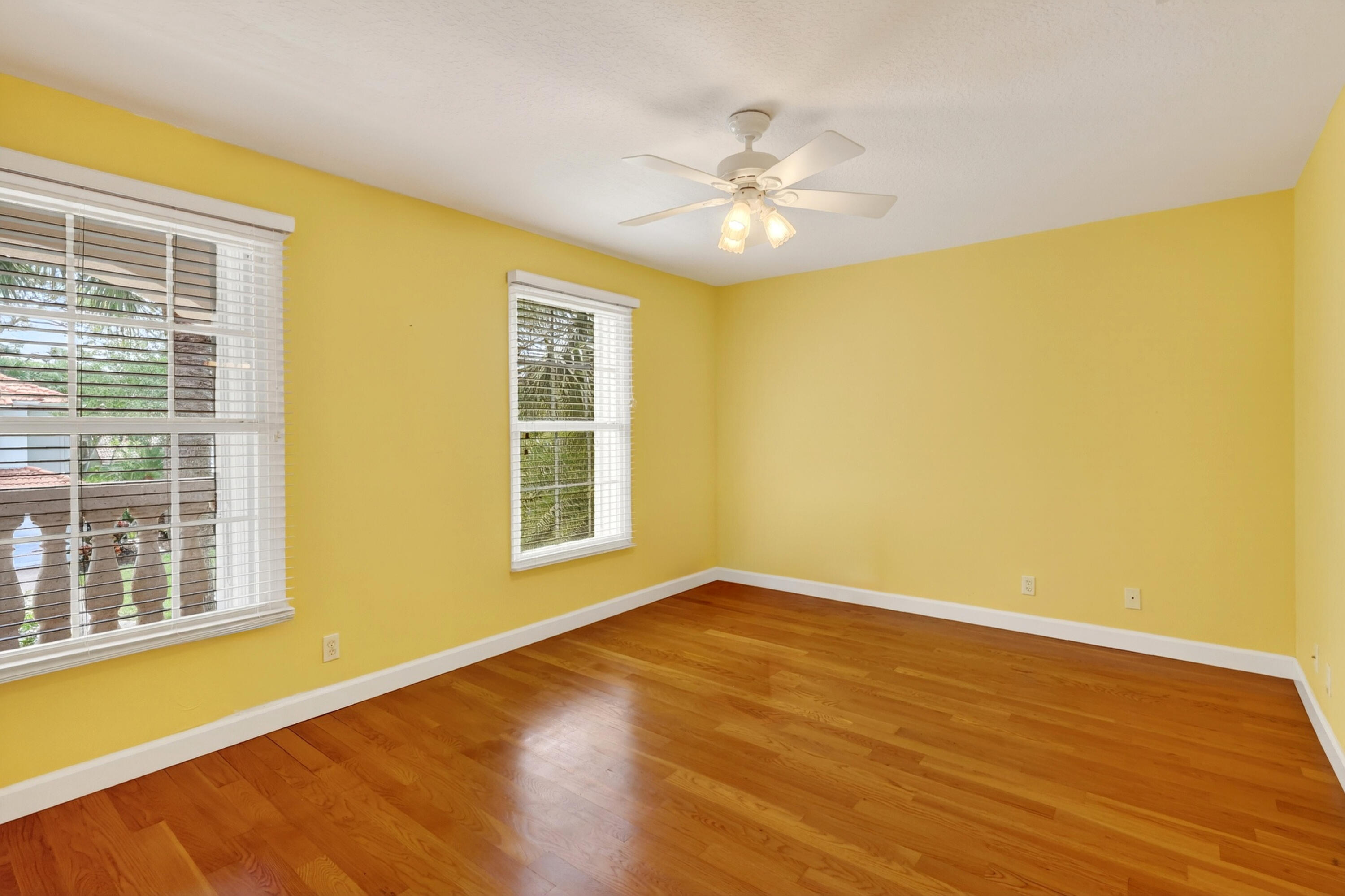 LONE PINE - Residential