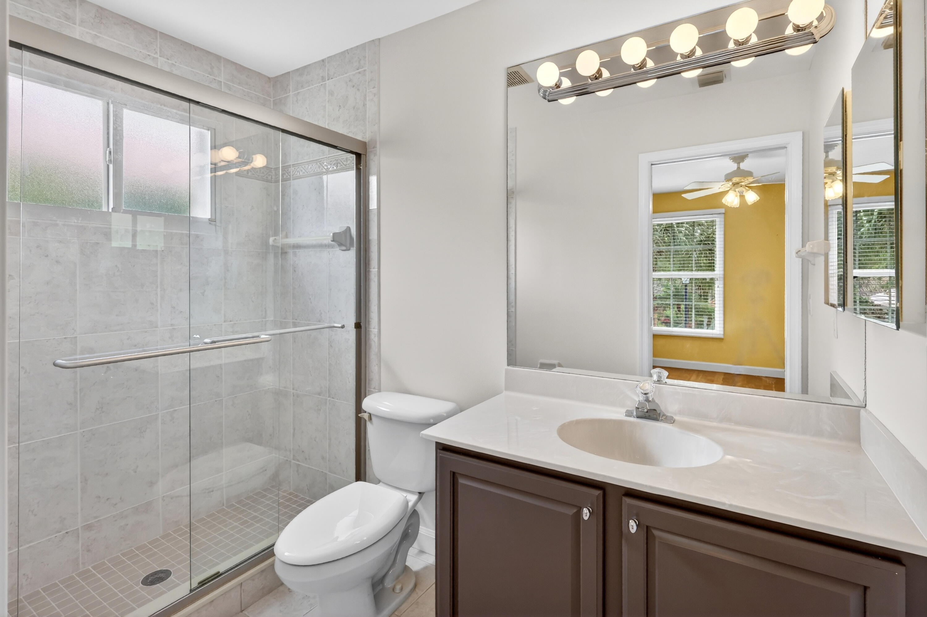 LONE PINE - Residential