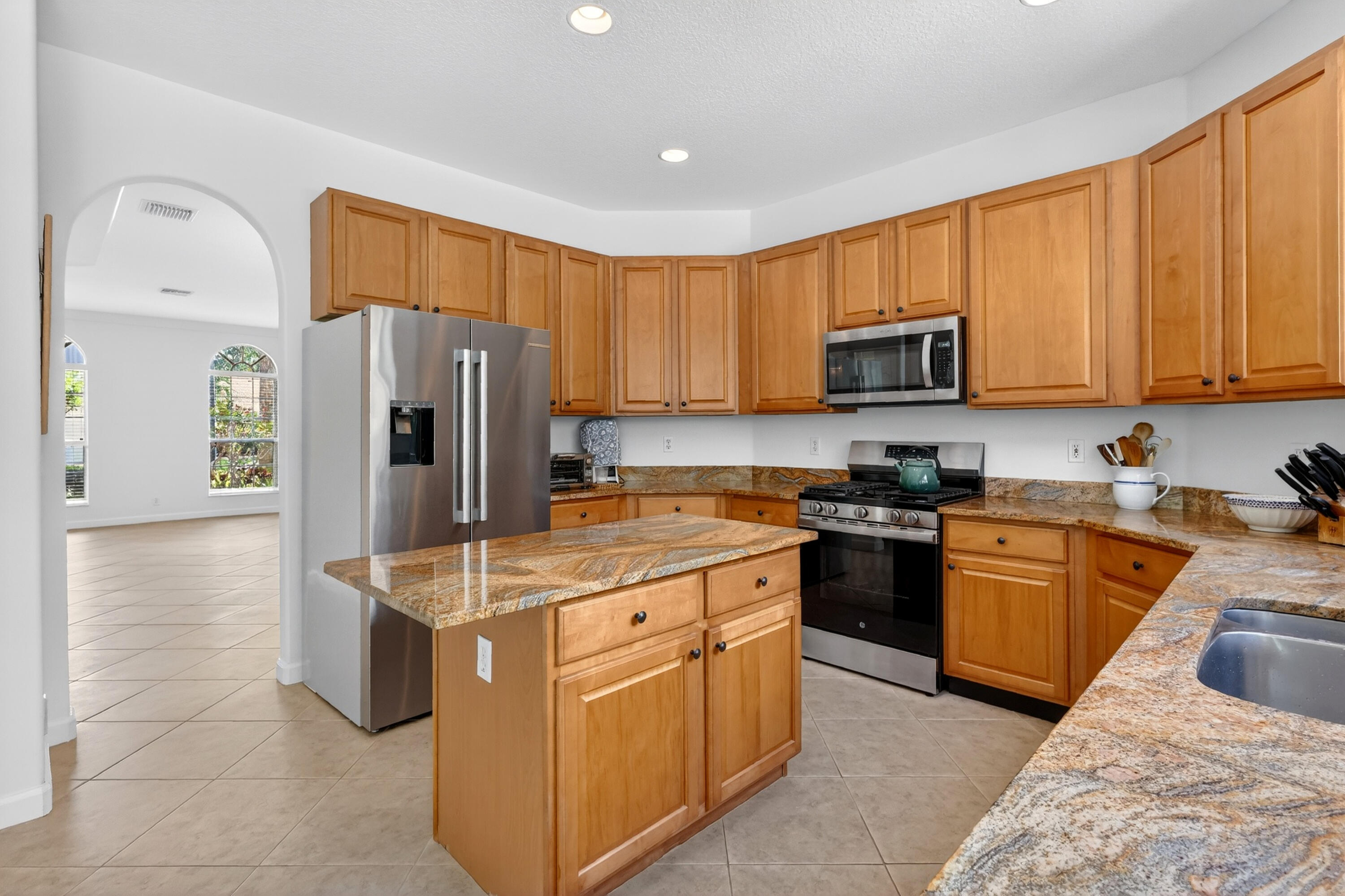 LONE PINE - Residential