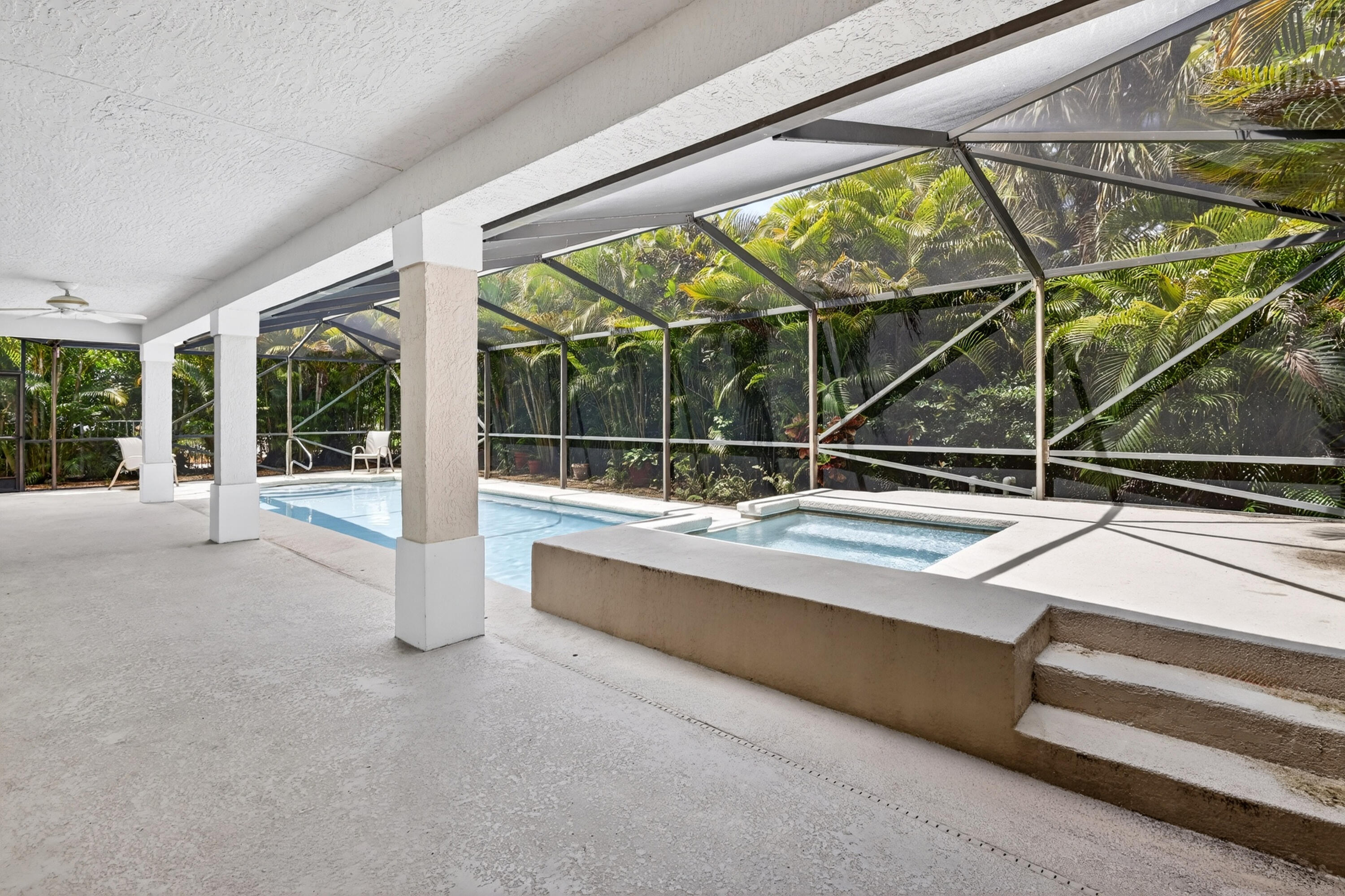 LONE PINE - Residential