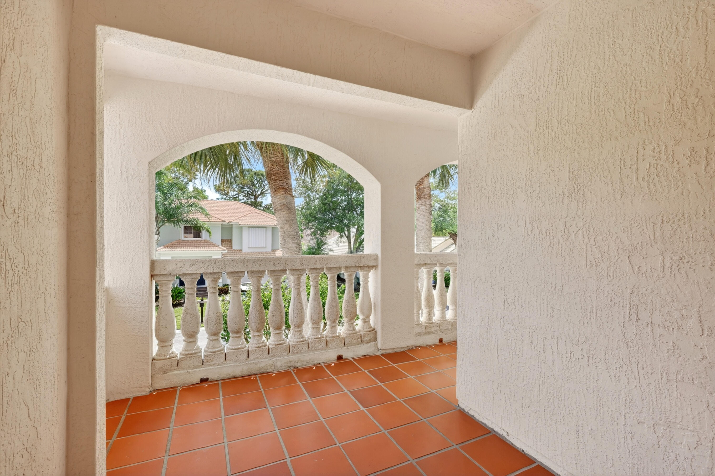 LONE PINE - Residential