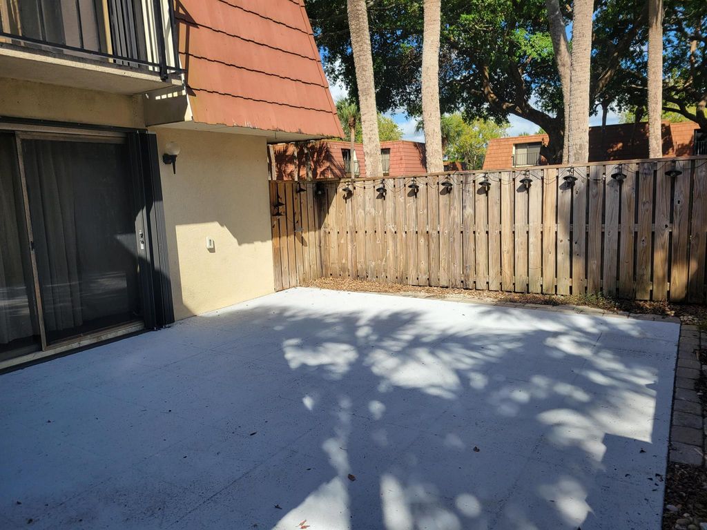 Photo of 201 Live Oak Lane, Boynton Beach, FL 33436 (MLS # R11100555)