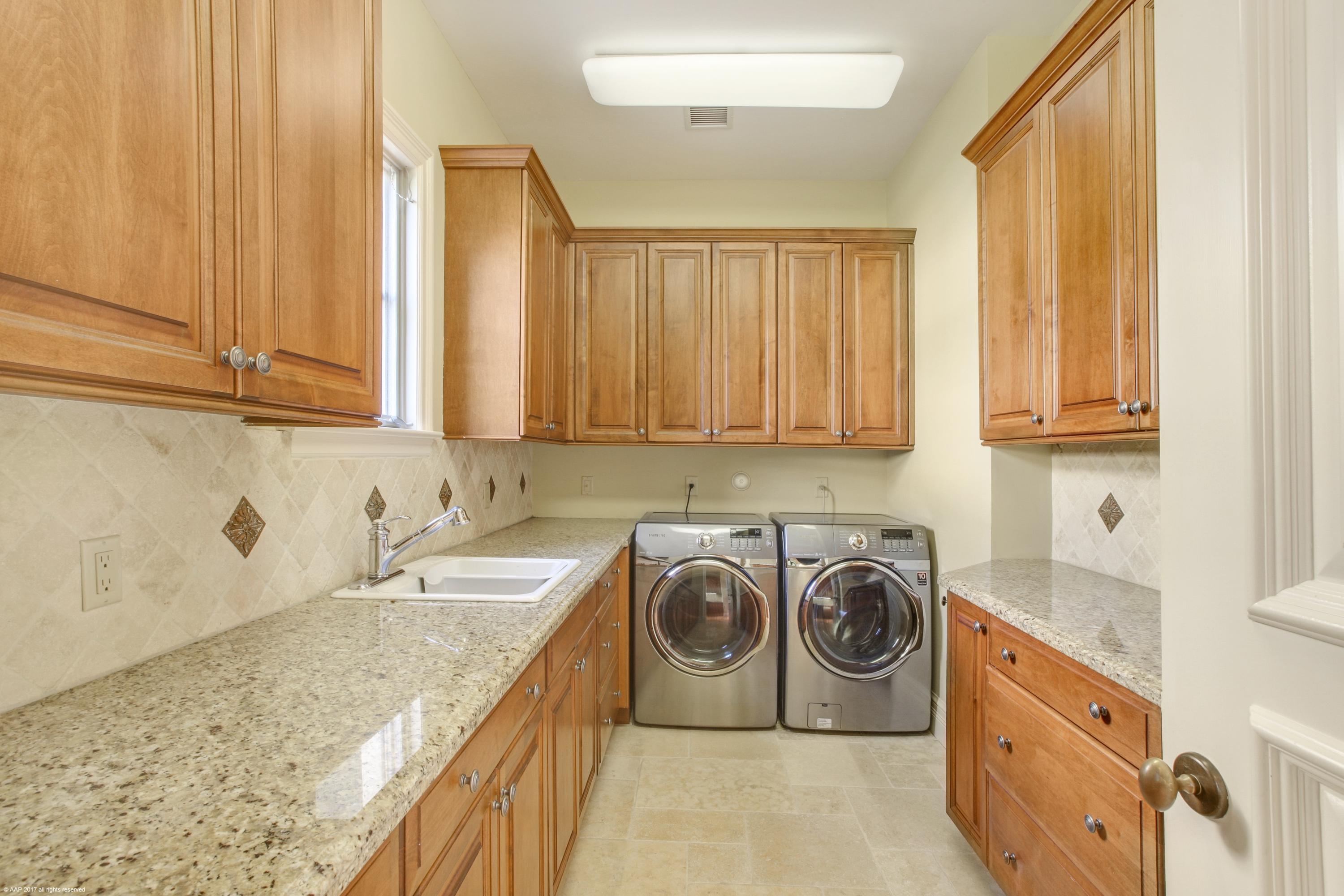 Palm Trail - Residential