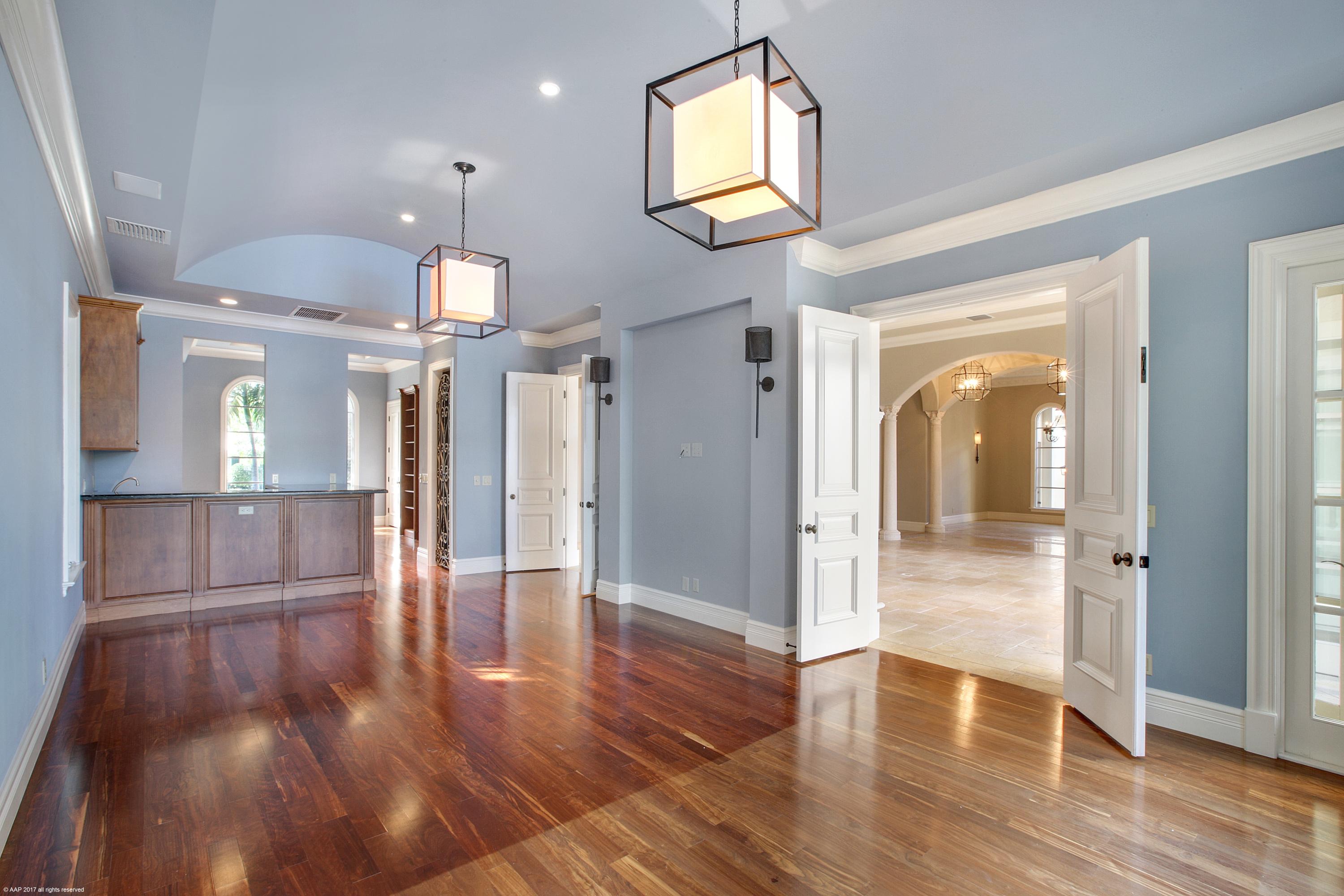 Palm Trail - Residential