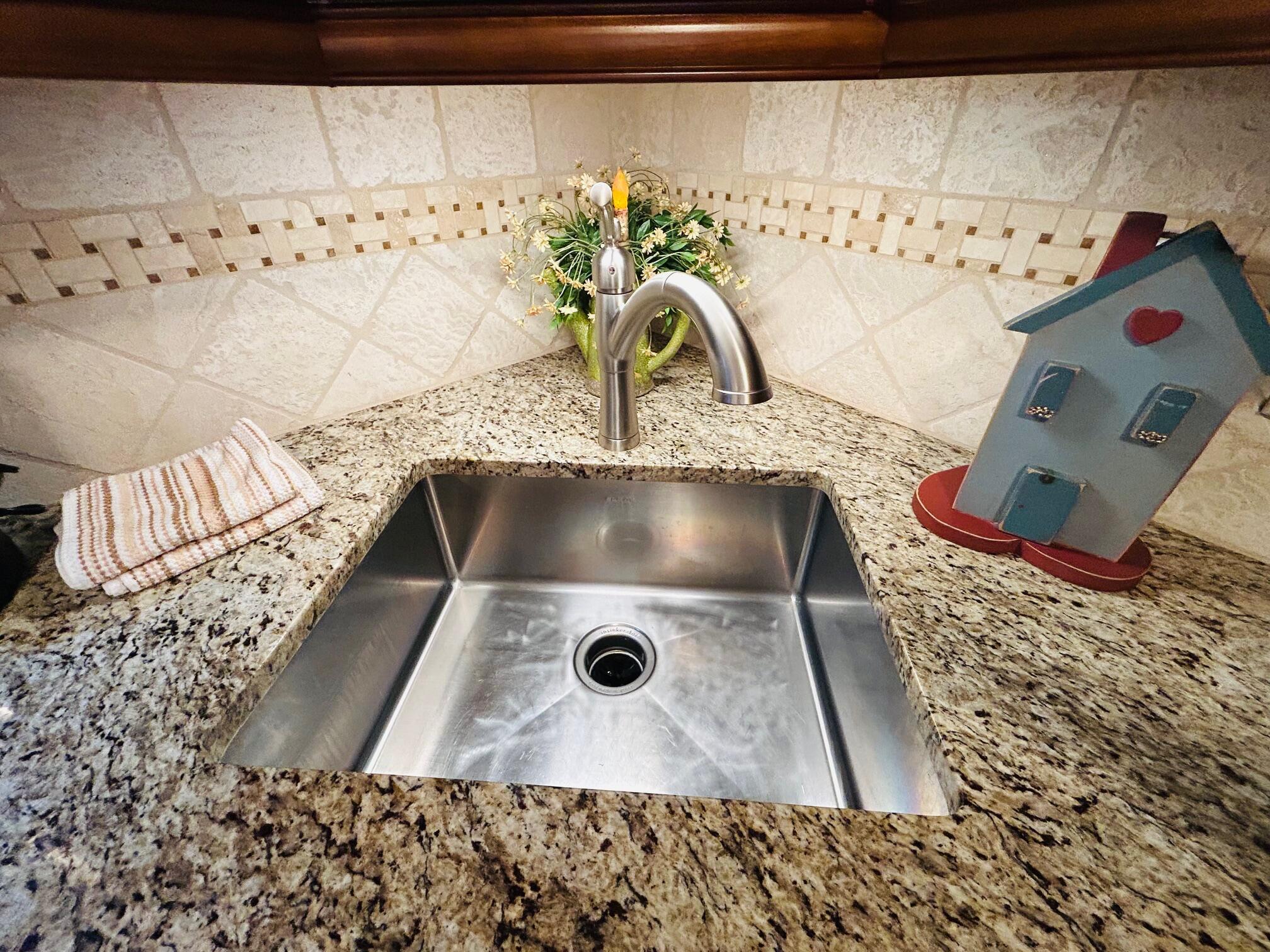 PINE RIDGE SOUTH III COND - Residential