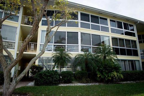 Condominium in Fort Lauderdale FL 3001 47th Court Ct.jpg