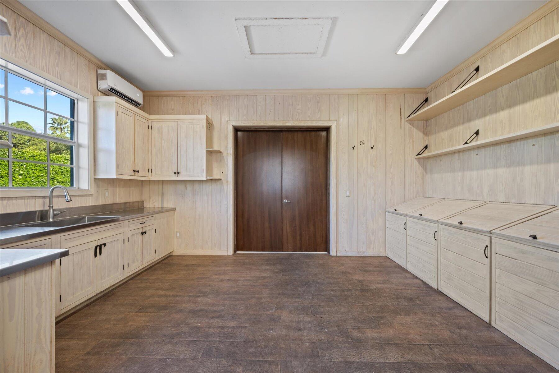 SADDLE TRAIL PARK OF WELL - Residential