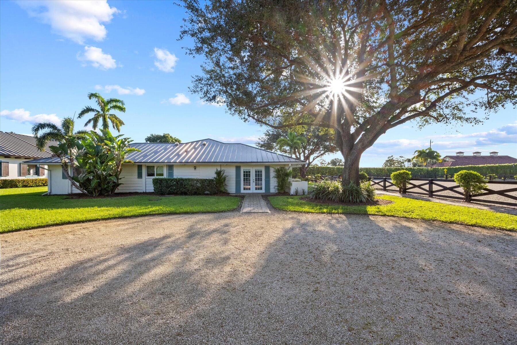 SADDLE TRAIL PARK OF WELL - Residential