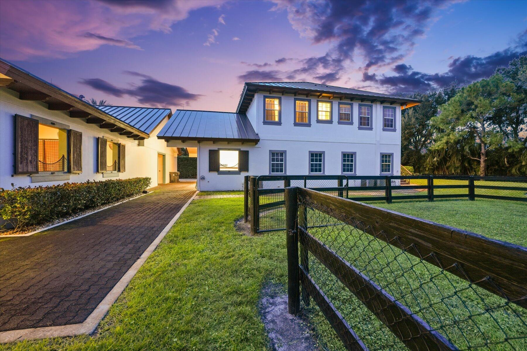 SADDLE TRAIL PARK OF WELL - Residential