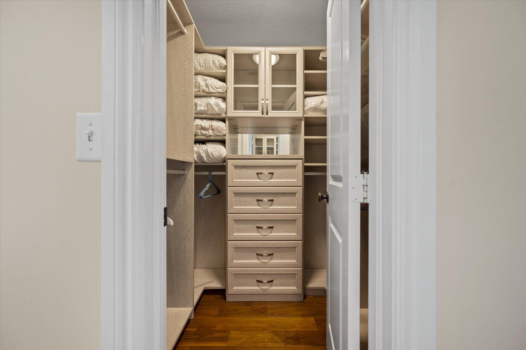 SADDLE TRAIL PARK OF WELL - Residential