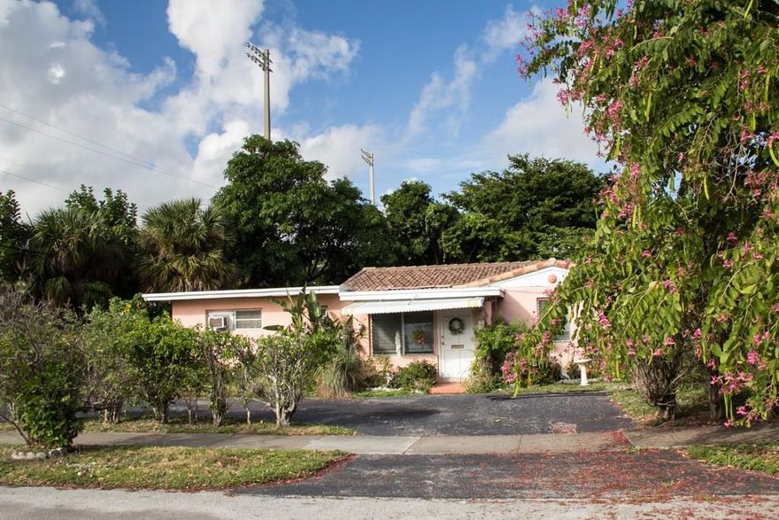 3/2 HOME LOCATED IN THE DESIRED EAST-OLD POMPANO BEACH AREA. LARGE FENCED BACK YARD, LOT SIZE OVER 9,200 SQFT. W/ORCHIDS, FRUIT TREES & OTHER BEAUTIFUL PLANTS. HOME HAS CENTRAL AC, OPEN LAYOUT, SPLIT BEDROOM LAYOUT. GREAT LIGHT, AND FLOW. ROOM FOR RV OR BOAT. PARKS EVERYWHERE, PATHS AND TRAILS, BOAT RAMP, AIRPARK, COMMUNITY POOL, GREG NORMAN DESIGNED GOLF COURSE, OLYMPIC SWIMMING POOLS, TENNIS, SOCCER, DOG PARK, RESTAURANTS CLOSE BY. WALK TO BEACH OR YOUR FAVORITE RESTAURANT. 1 MILE TO BEACH. A GREAT BUY!