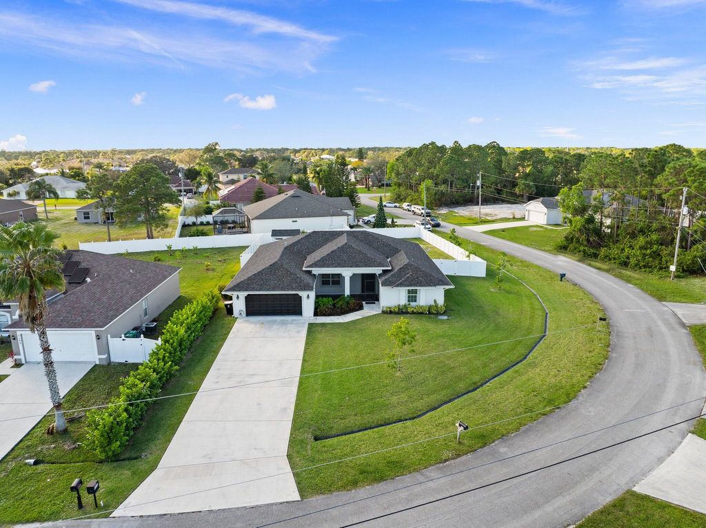 Photo of 5235 NW Aljo Circle, Port Saint Lucie, FL 34986 (MLS # R11052759)