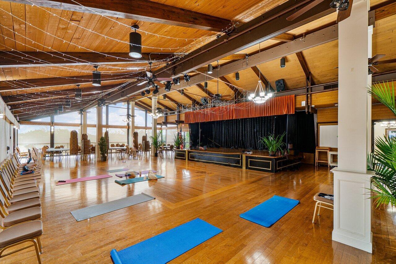 PALM GREENS AT VILLA DEL - Residential Lease