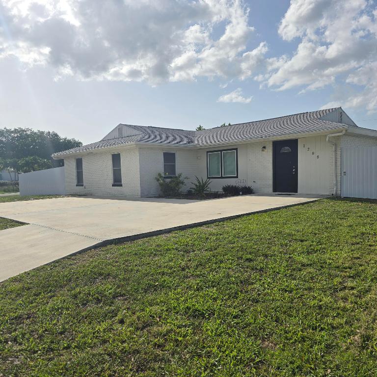 SOUTH PORT ST LUCIE UNIT 5 - Residential Lease