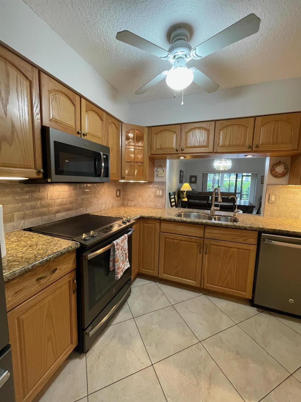 SHADYWOODS PH ONE - Residential