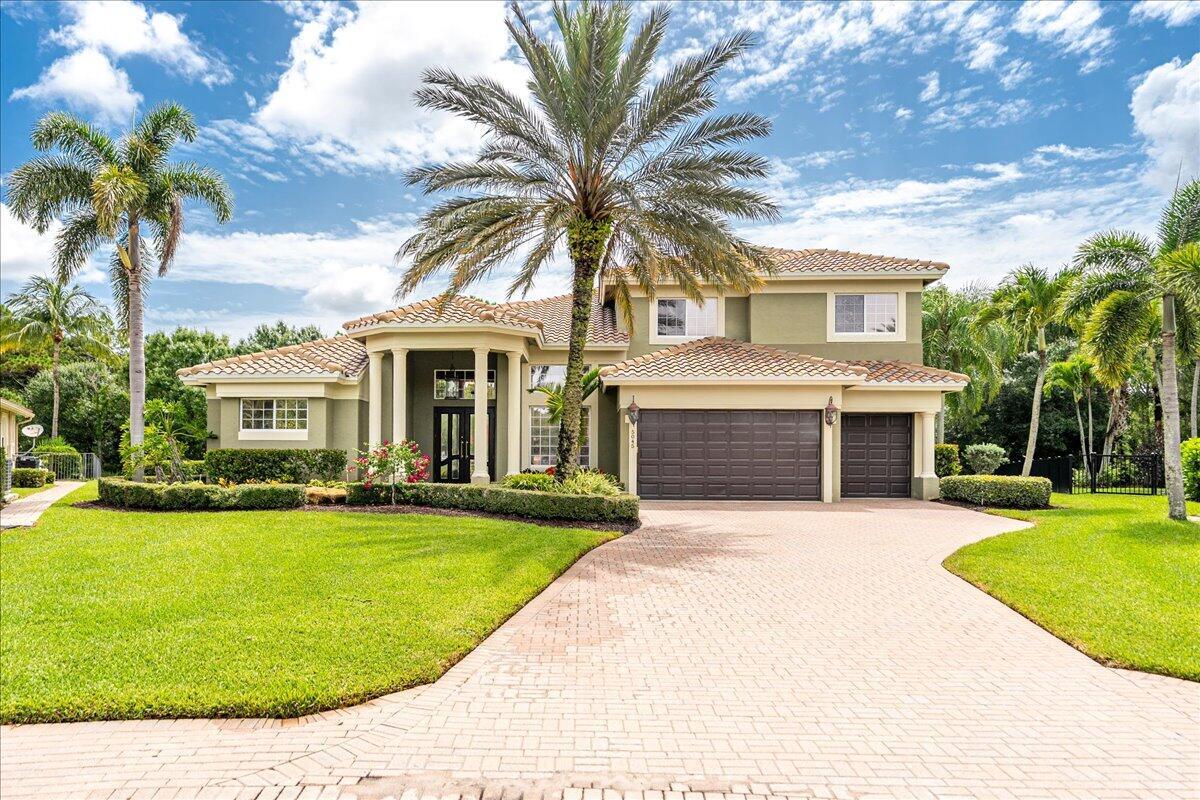 Come Discover Spacious Elegance at its Finest in this 5BR 4BA, almost 4000 sqft Living CBS Home Nestled on a Cul de sac in Sought After Hammock Creek! This Popular Mount Vernon Model has Plenty of room for Pool on this 1/2 Acre Lot, Home backs up to Preserve for Excellent Privacy. Home features Granite Kitchen with 42''Cabinets, Spa Tub and Huge Walk-In Double Shower in Master Bath, Cabana Bath, and Separate Living Area upstairs. Newer Roof put on in 2020.Low-cost HOA includes Internet, Cable, and So Many Amenities!An Absolute Must See!