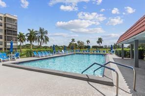 HOLLYBROOK GOLF AND TENNI - Residential