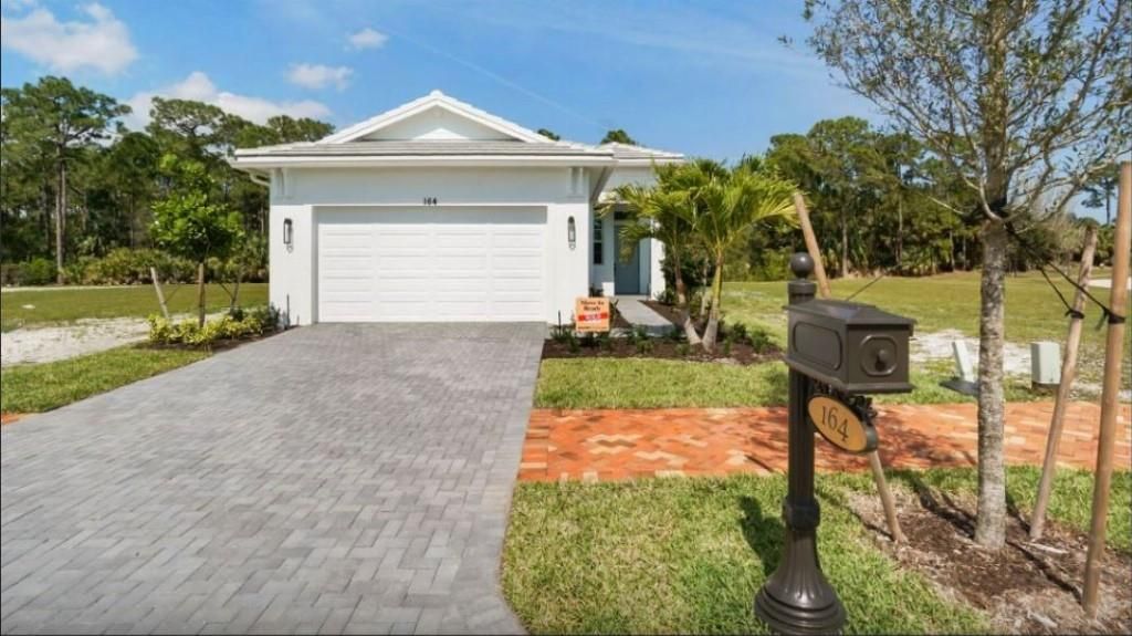 Photo of 164 SE Strada Cervaro, Port Saint Lucie, FL 34952 (MLS # F10409789)