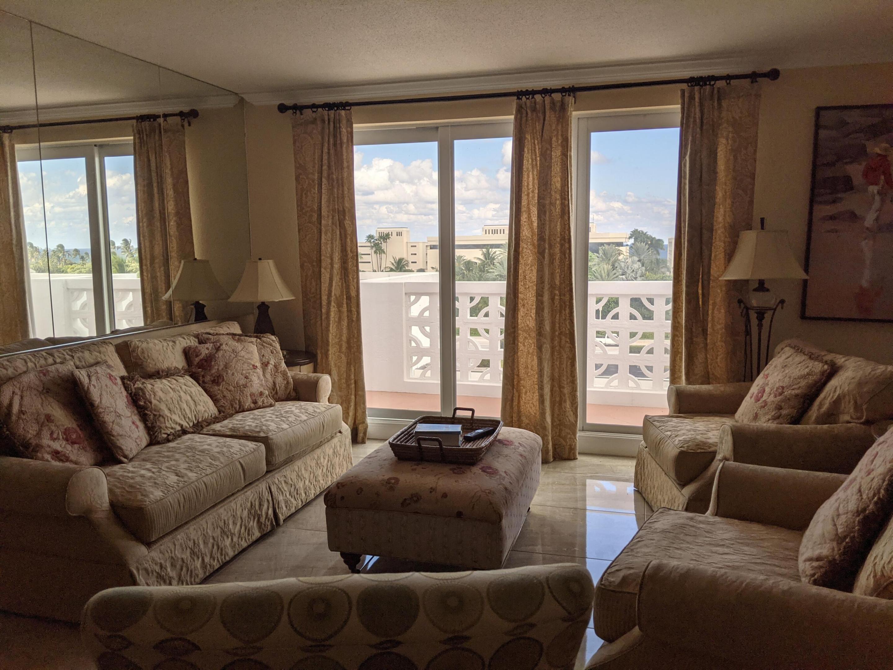 ROYAL SAXON INC - Residential Lease