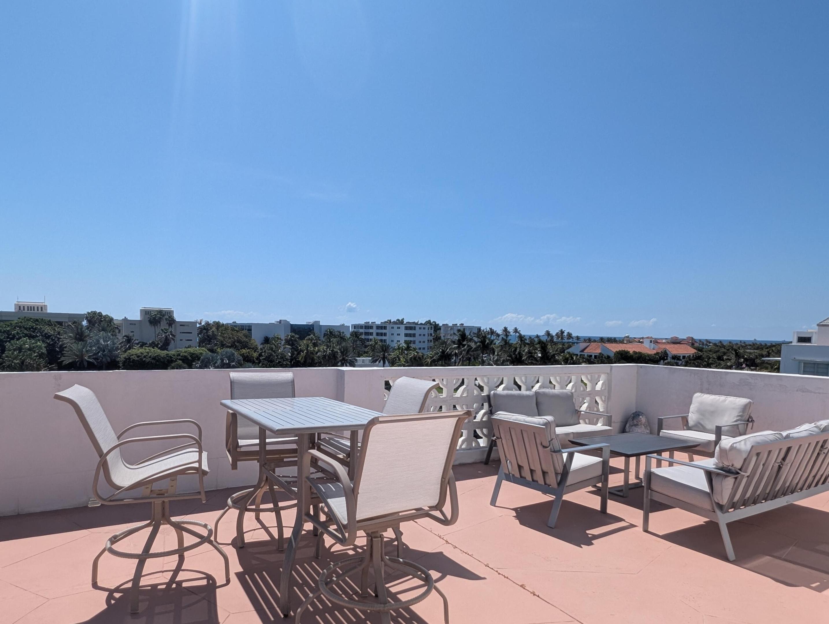 ROYAL SAXON INC - Residential Lease