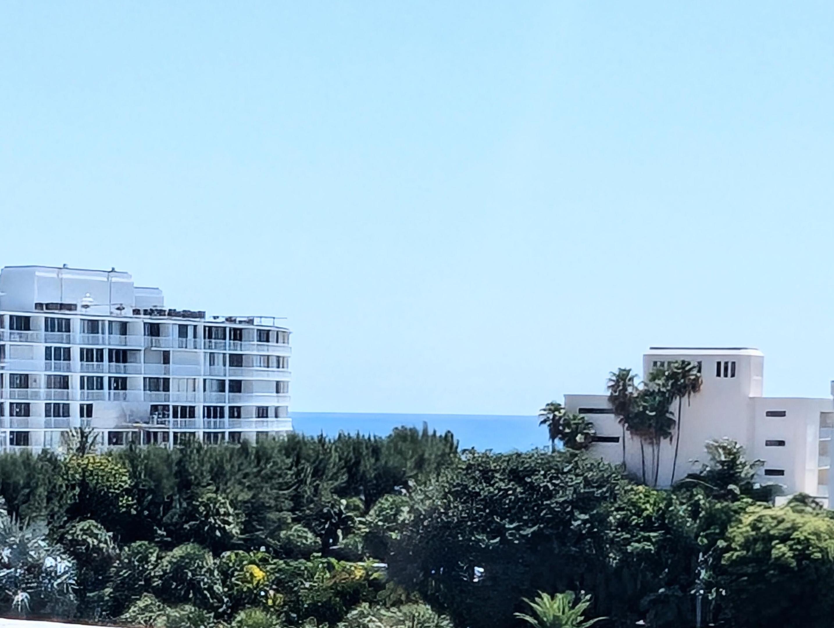 ROYAL SAXON INC - Residential Lease