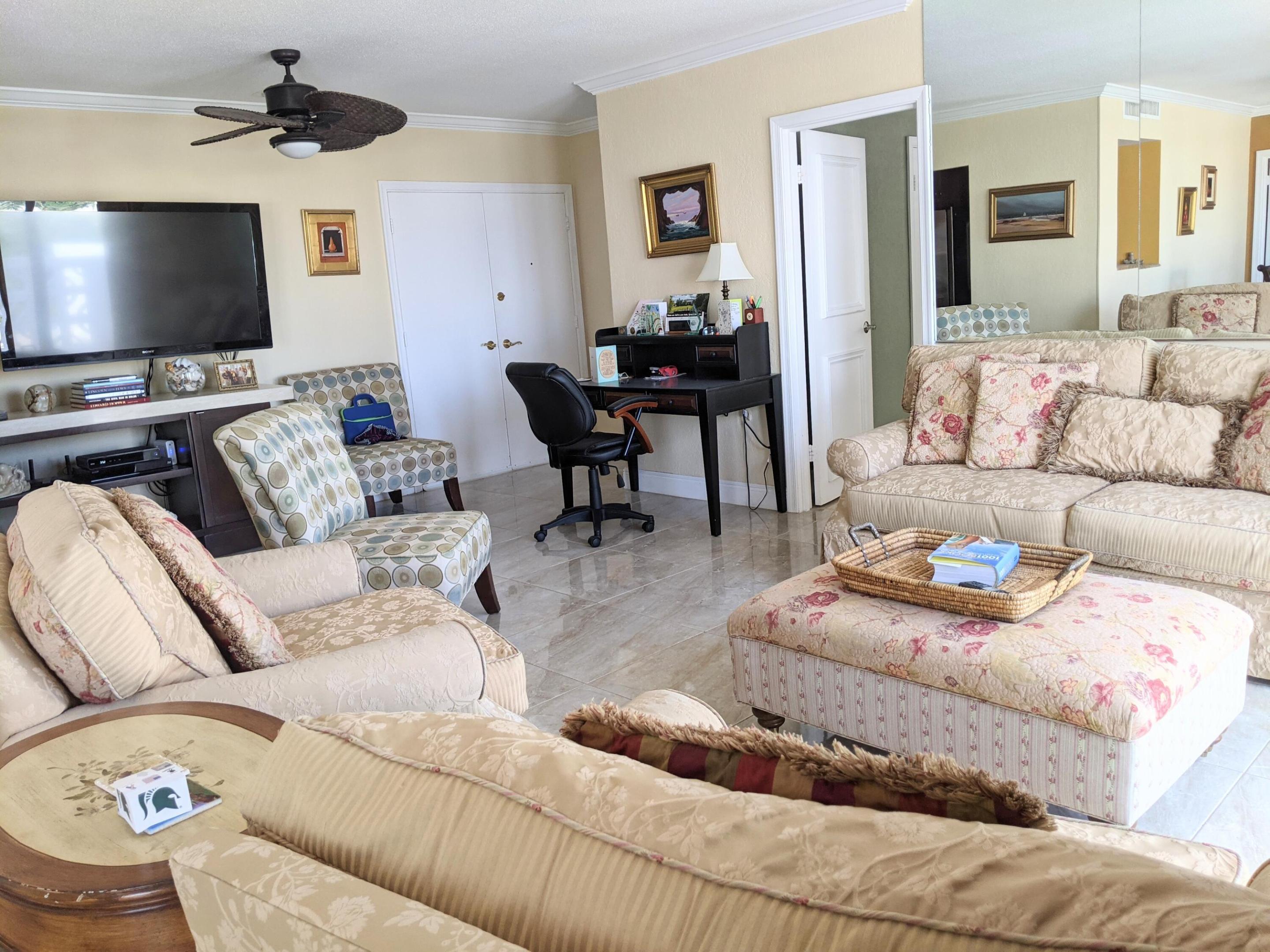 ROYAL SAXON INC - Residential Lease