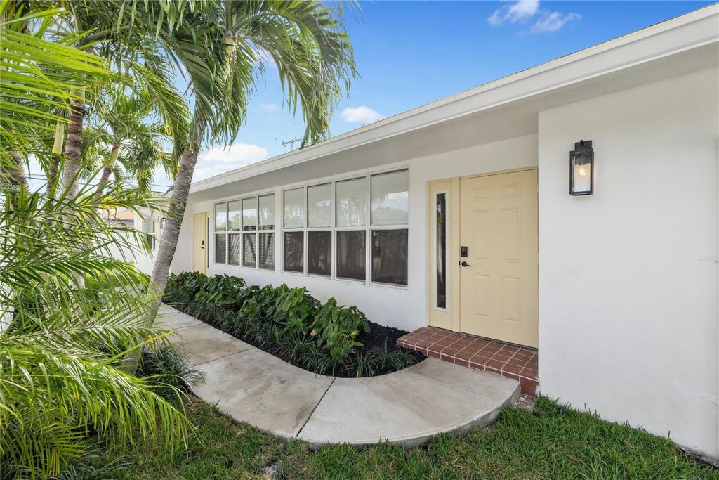 Photo of 2000 NE 17 Court #2, Fort Lauderdale, FL 33304 (MLS # F10546082)